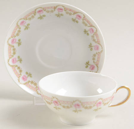 GUE19 Flat Cup & Saucer Set