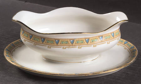 GUE2 Gravy Boat with Attached Underplate
