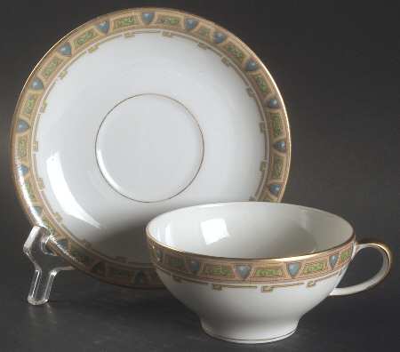 GUE2 Flat Cup & Saucer Set