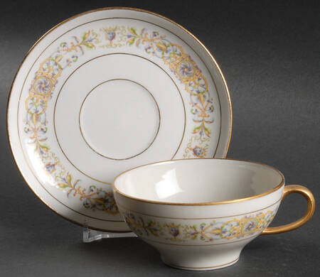 GUE23 Flat Cup & Saucer Set
