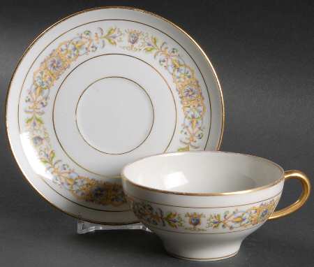 GUE23 Flat Cup & Saucer Set
