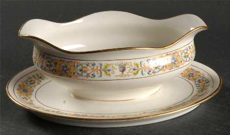 GUE23 Gravy Boat w/Attached Underplate & Lid