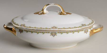 GUE24 Oval Covered Vegetable