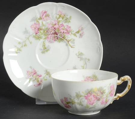 GUE3 Flat Cup & Saucer Set