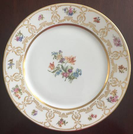 GUE33 Dinner Plate