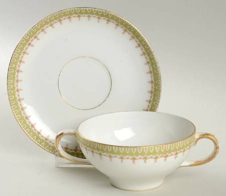 GUE4 Flat Bouillon Cup & Saucer
