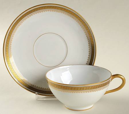 GUE6 Oversized Cup & Saucer Set