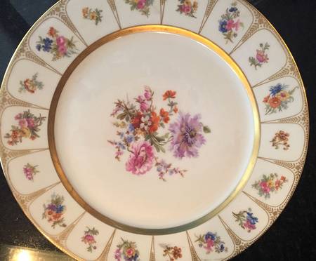 GUE63 Dinner Plate