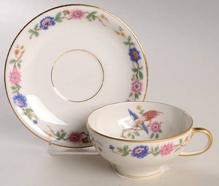 GUE65 Flat Cup & Saucer Set