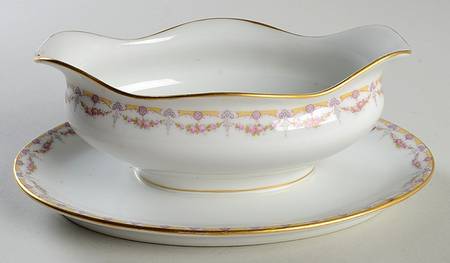 GUE66 Gravy Boat with Attached Underplate