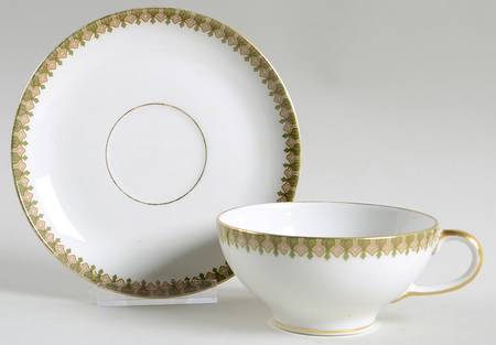GUE76 Flat Cup & Saucer Set