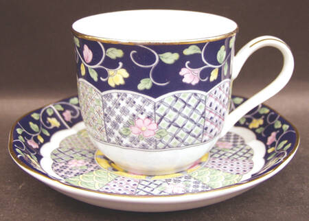 Botan Flat Cup & Saucer Set