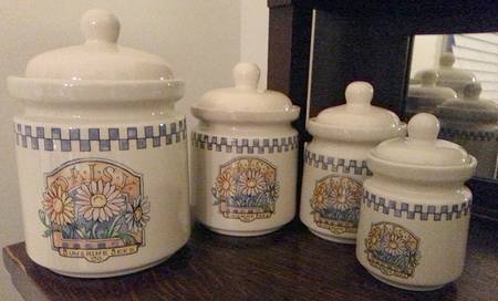 Daisy Extra Large Canister & Lid