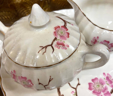 B8807 Sugar Bowl & Lid