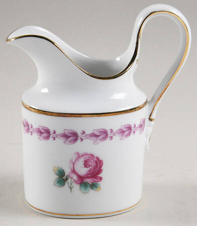 Camelia Creamer