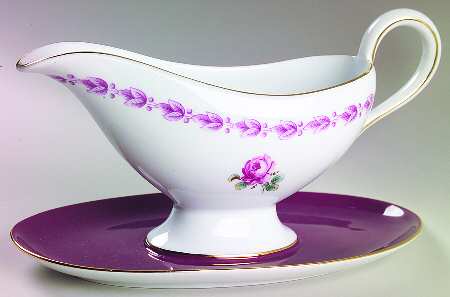 Camelia Gravy Boat with Attached Underplate