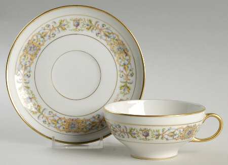 GUE193 Flat Cup & Saucer Set