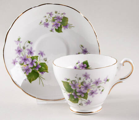 GRO11 Footed Cup & Saucer Set