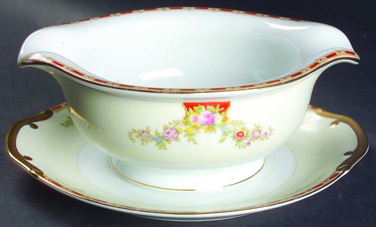 Ogden Gravy Boat with Attached Underplate