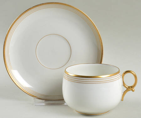 GUE235 Flat Cup & Saucer Set