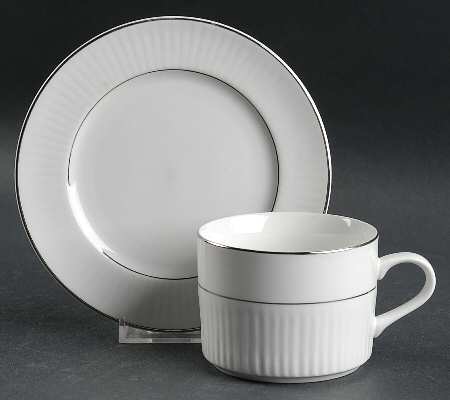 BLACK TIE Flat Cup & Saucer Set