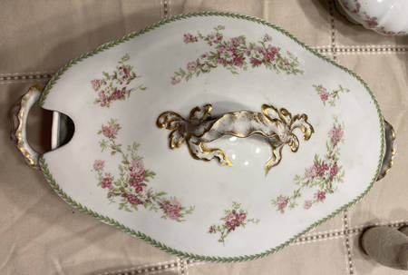 GUE263 Oval Tureen & Lid