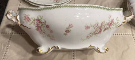 GUE263 Oval Tureen No Lid