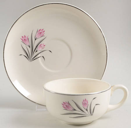 GEO205 Footed Cup & Saucer Set