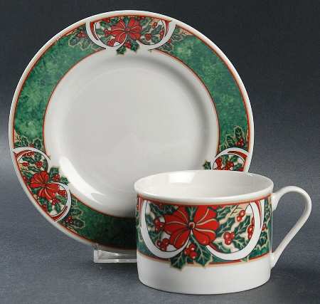 Marble Holly Flat Cup & Saucer Set