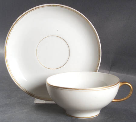 GUE274 Flat Cup & Saucer Set