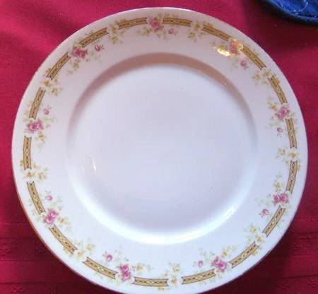 GUE297 Dinner Plate