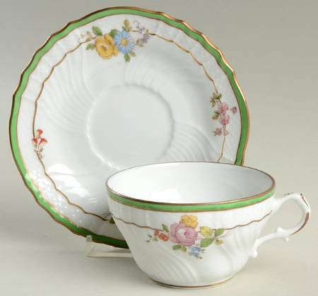 GIN86 Flat Cup & Saucer Set