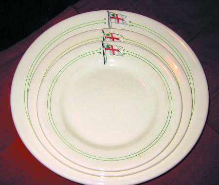 GLO3 by Globe Pottery (England)
