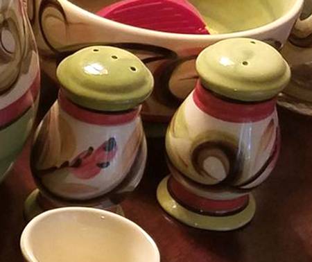 Honeysuckle Salt & Pepper Set