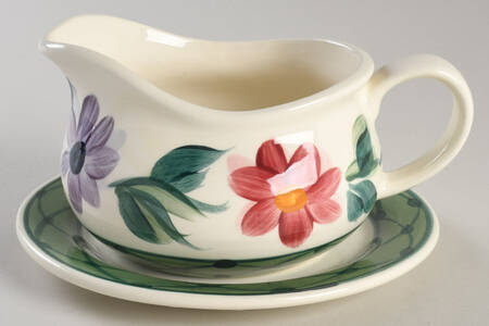 Daisy Chain Gravy Boat & Underplate
