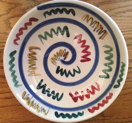 Zig Zag 8" Round Vegetable Bowl