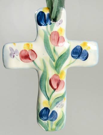 Garden View Small Scottish Cross