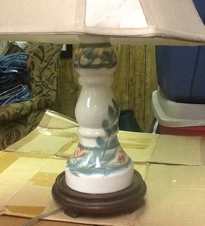 Tuscan Maypop Electric Lamp & Shade