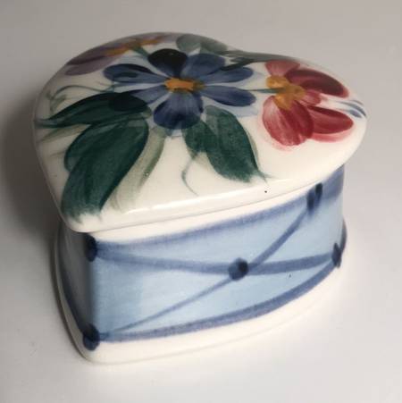 Annabella 2" Heart Shape Box & Lid