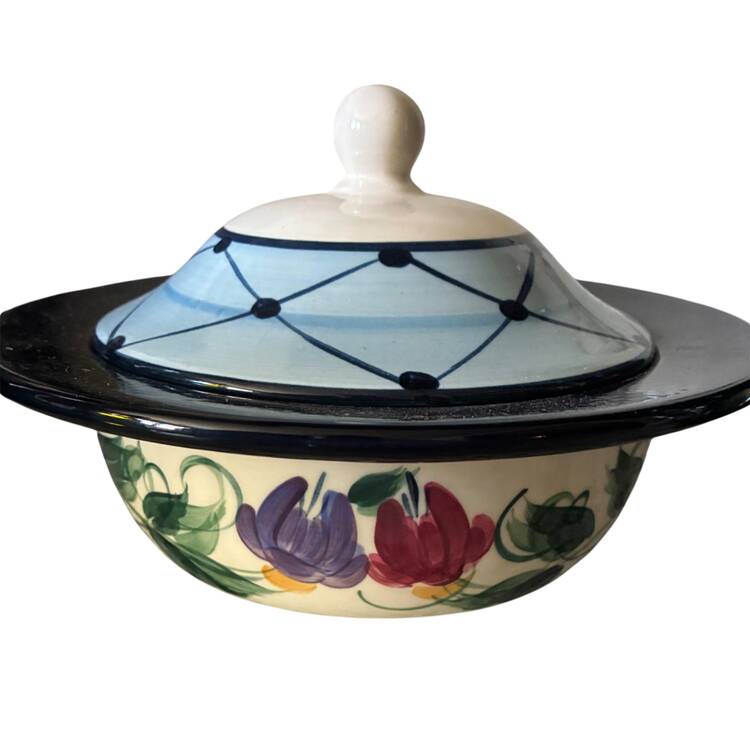Annabella 2 Qt Round Covered Casserole
