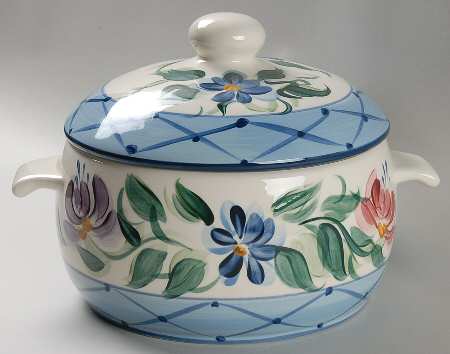 Annabella 2 Qt Round Covered Casserole