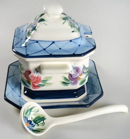 Annabella Tureen & Lid w/Ladle & Underplate