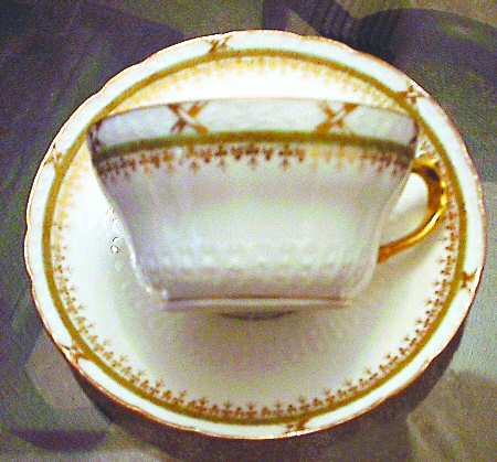 GDA177 Flat Cup & Saucer Set