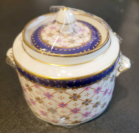 GIN112 Sugar Bowl & Lid