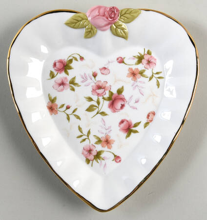 Forever Roses Heart Shaped Dish