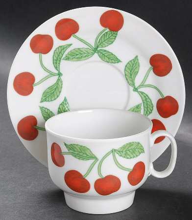 GIN120 Footed Cup & Saucer Set