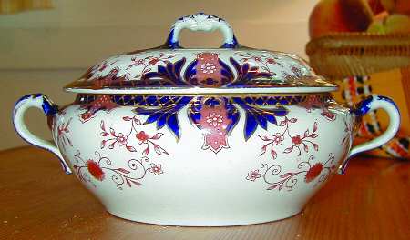 Aganthus Round Covered Vegetable