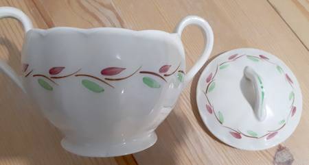 Vine Sugar Bowl & Lid