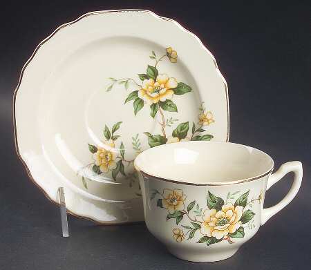 GEO328 Flat Cup & Saucer Set
