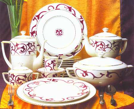 Odessa Carmin Dinner Plate